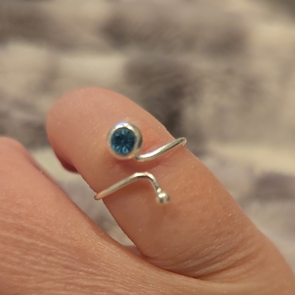 Elegant Silver Blue Gemstone Toe Ring Brand New In Box - Picture 2 of 7